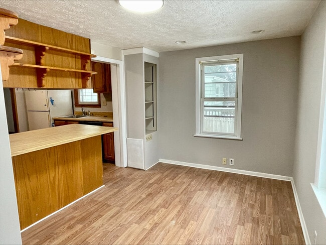 Photo - 995 Nevin St