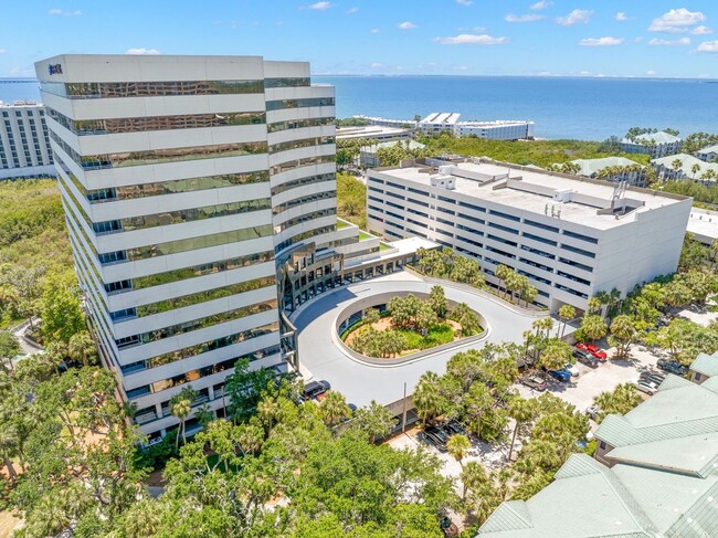 Building Photo - 2701 N Rocky Point Dr