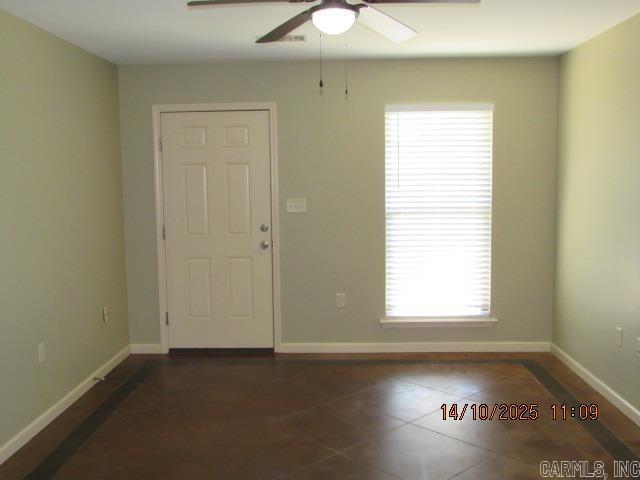 Photo - 135 Southerland Rd