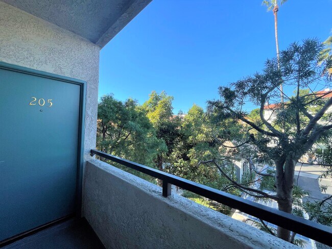 147 Oak Knoll Ave