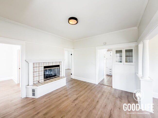 850 W 7th Ave