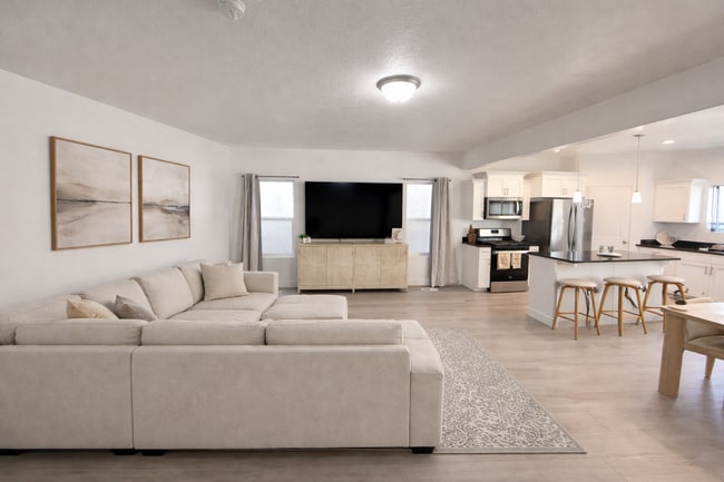 Photo - 8655 N Oakridge Aly