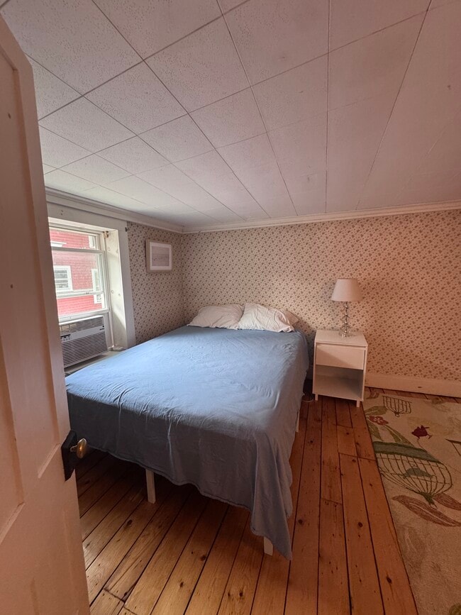 Bedroom - 38 Broad St Unit Furnished, Apartment 2