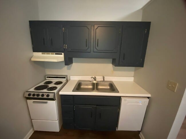 Photo - Affordable townhome near campus an square