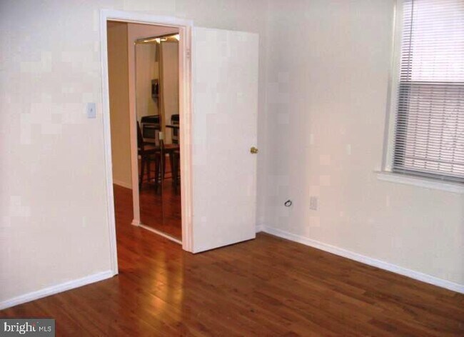 Photo - 912 Spruce St Unit 5
