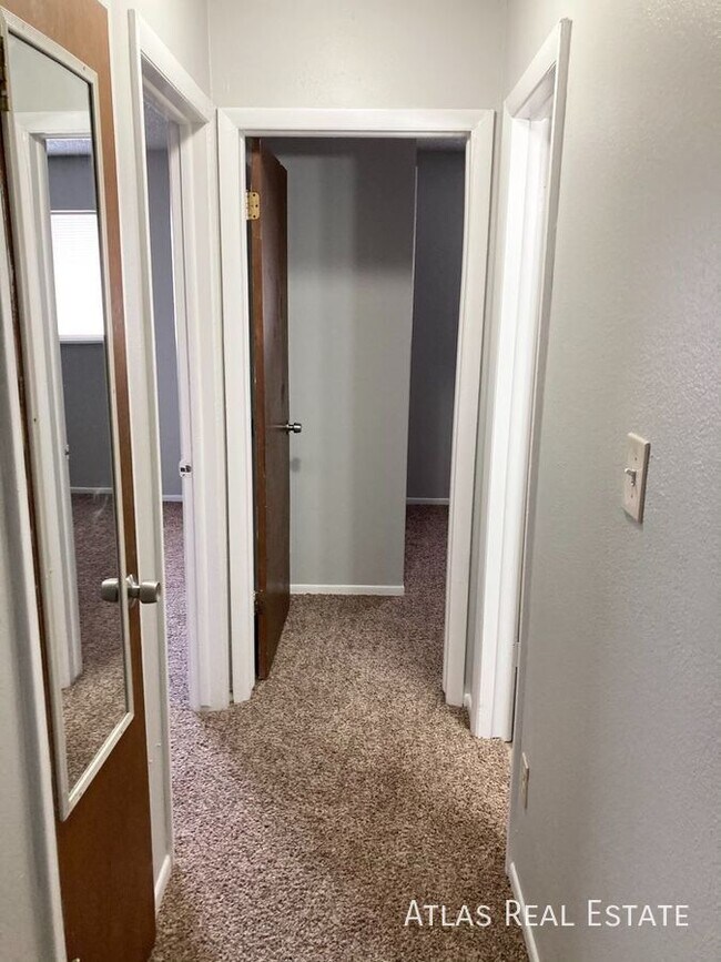 Photo - 1017 Delaware Dr Unit 4