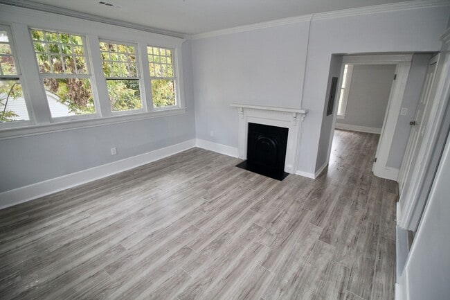 Photo - 107 Pine St