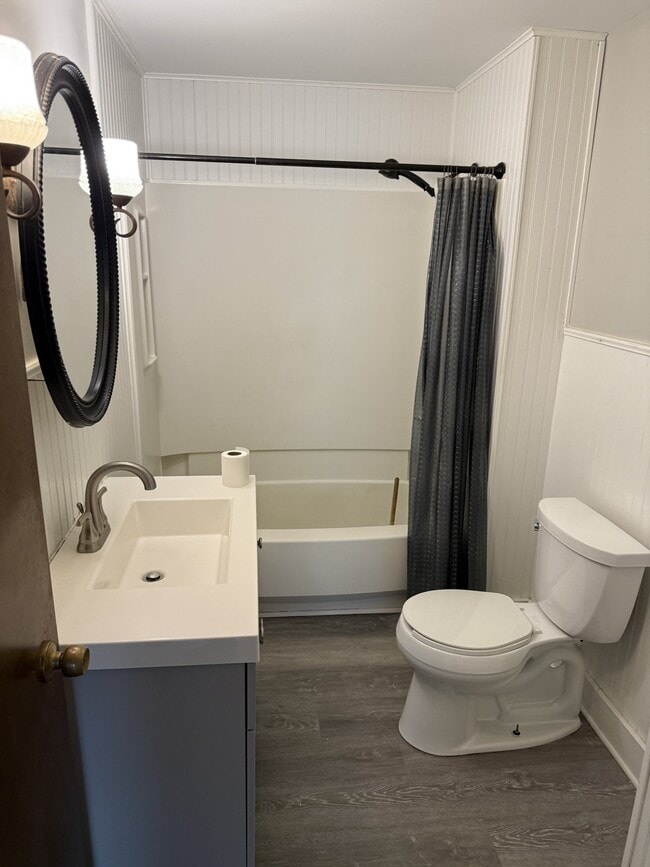 620 Linden Ave Unit Upper