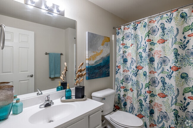 2BR, 2BA - 1,058SF - Second Bathroom