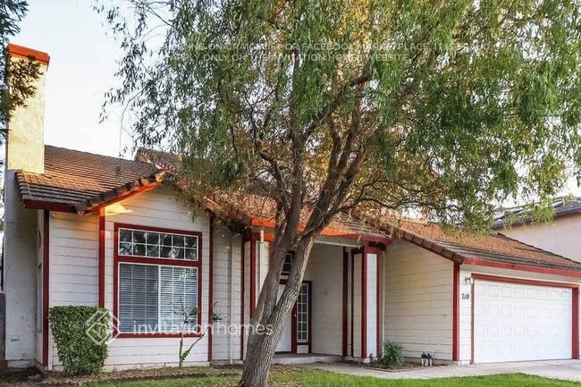 Photo - 710 E Jonquil Dr