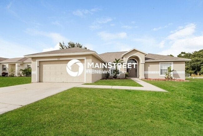Building Photo - 4 Bedroom Pet-Friendly Home in Kissimmee, FL with Main Street Renewal