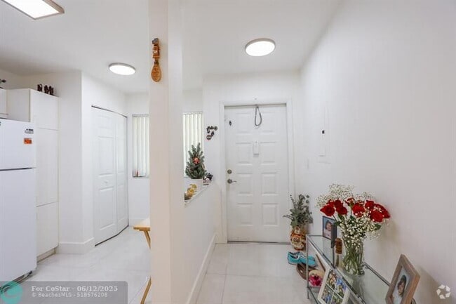 Building Photo - 9560 Weldon Cir Unit J203 Rental