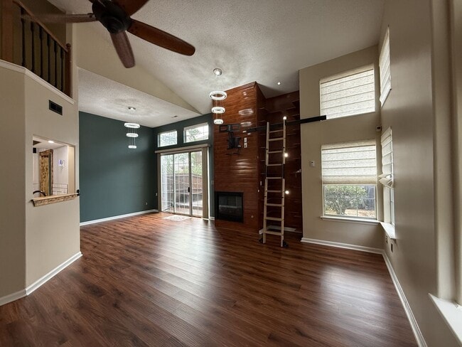 Photo - 131 Spoon Ct