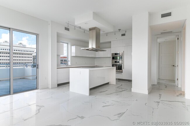 Building Photo - 155 E Boca Raton Rd Unit 603