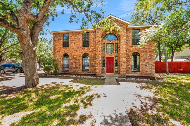 Photo - 2326 Oak Castle