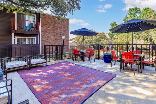 Photo - 6 Eleven Lamar Apartments