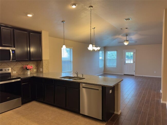 Photo - 19013 Mangan Way