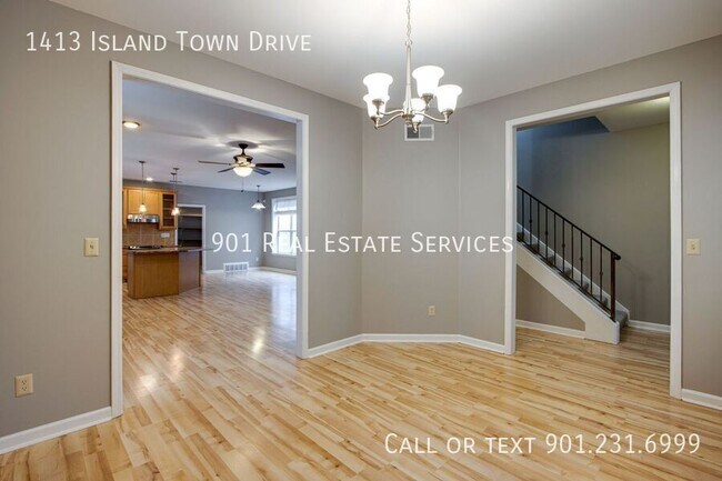 Photo - 1413 Island Town Dr