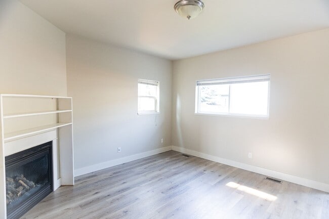 Photo - 2233 Buckrake Ave