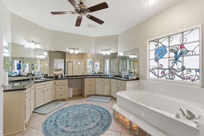 Photo - 108 Somerton Dr