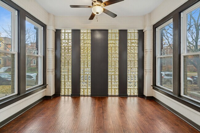 Photo - 3045 W Eastwood Ave