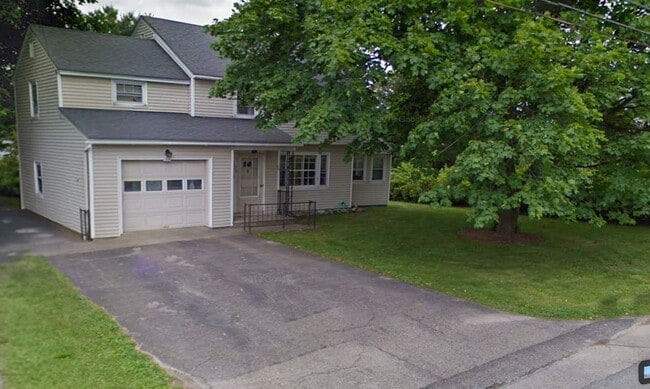 Building Photo - 5-Bedroom, 2-Bath Home Near UVM Unit SFH