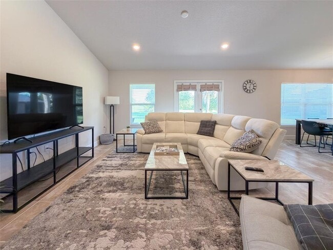 249 Rotonda Blvd W