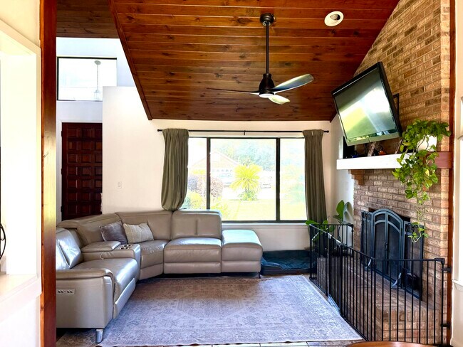 Photo - 350 Sailfish Dr