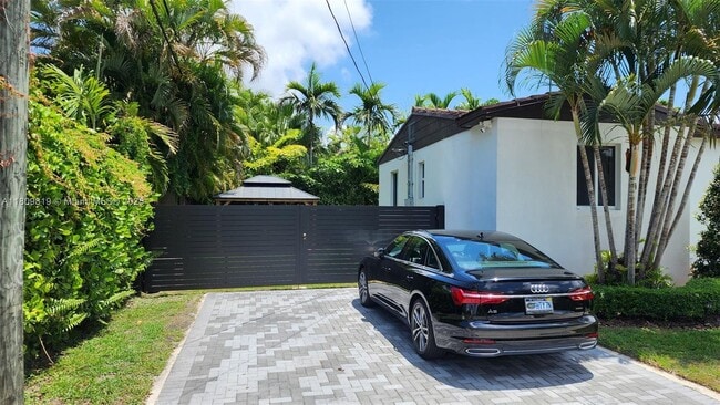 Photo - 3210 SW 19th Ter