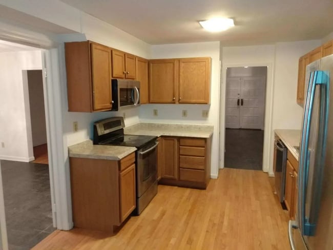 Photo - 2123 Edgewater Pkwy