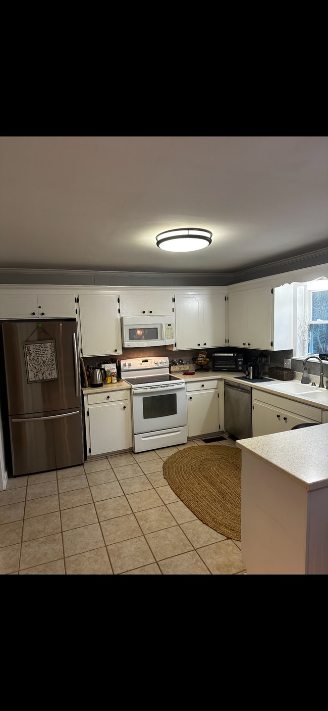 Photo - 230 Leemar Pl