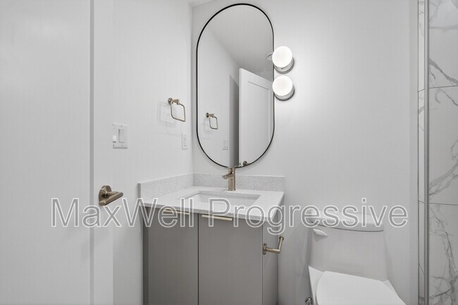 Photo - 10425-10470 70 Ave NW