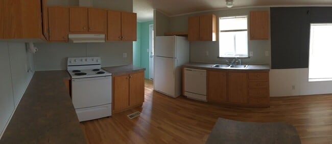 Photo - 3-bedroom 2-bathroom Modular Home in Babcock Vista!