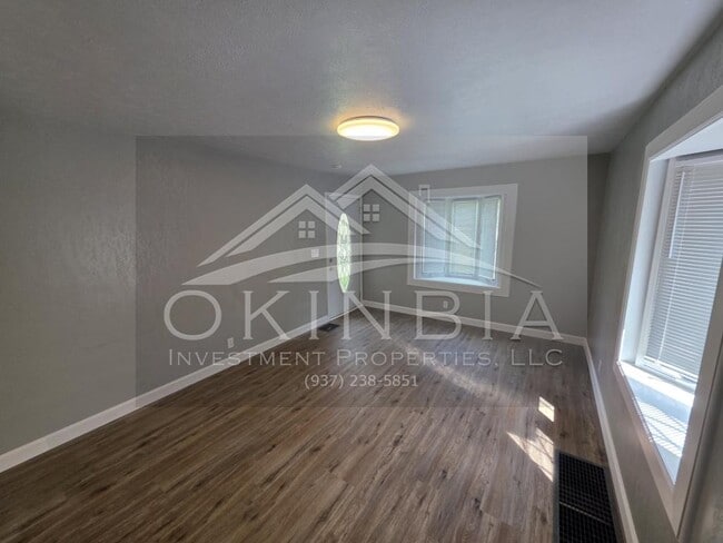 Photo - 1425 Canfield Ave
