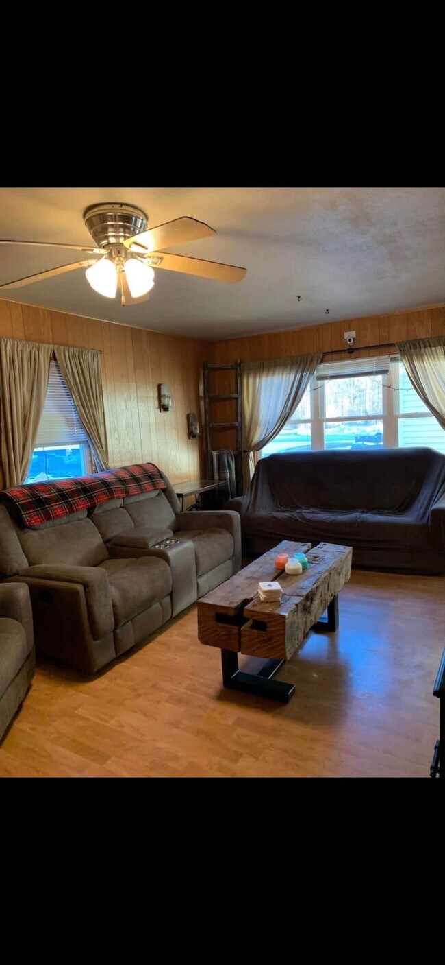 5003 Rivermoor Dr