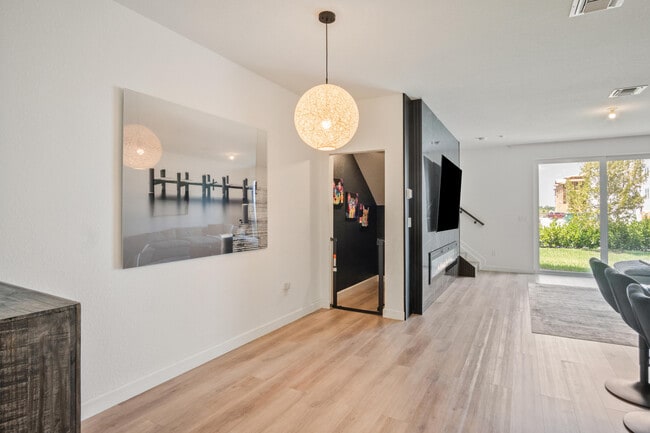 Photo - 852 SE grovebush Ln