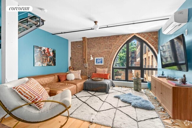 Building Photo - 163 N 6th St Rental
