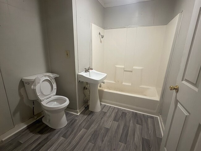 Photo - 1806 12th St