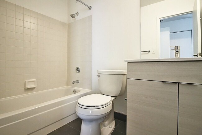 Photo - 422 E Ohio St