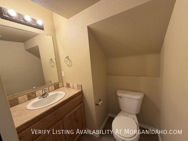 Photo - 6698 Poplar-