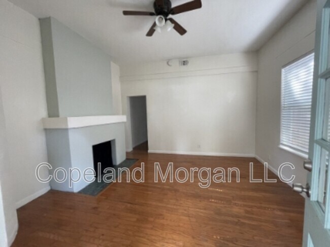 Photo - 829 5th St N