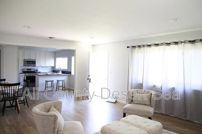 Building Photo - 414 13th St Unit A
