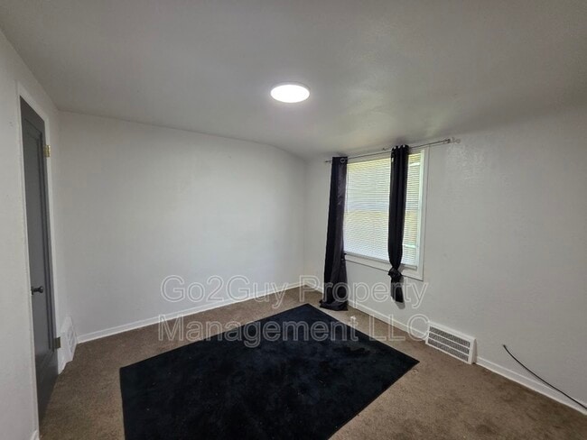 20107 Moross Rd