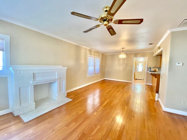 Photo - Adorable Home in Mid-town Sacramento!