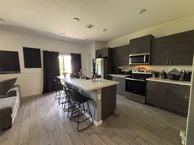 Photo - 830 SE 19th St