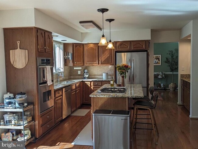 Photo - 28 Brixham Ct