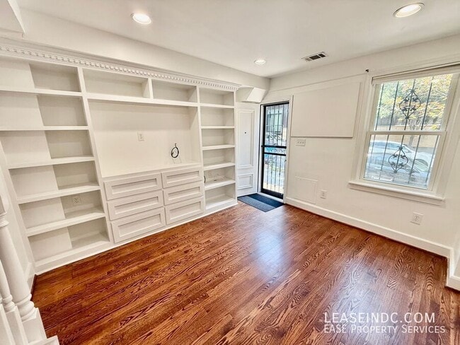 Photo - 2333 17th St NW