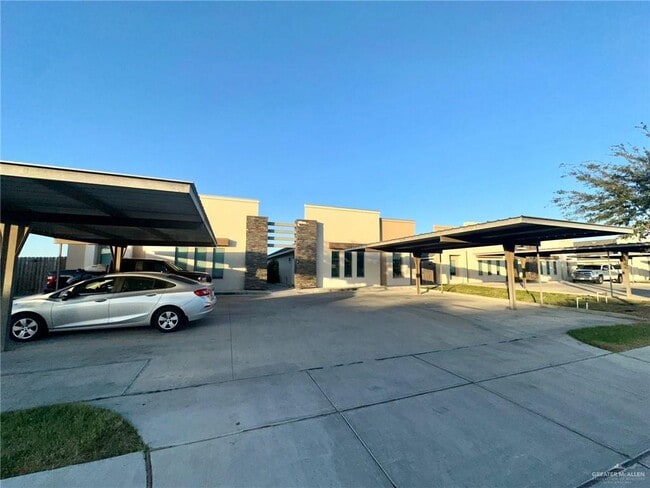 Building Photo - 16 Cathedral Hl Unit 3