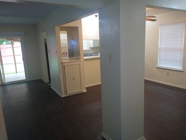 Photo - 4127 Altamesa Blvd