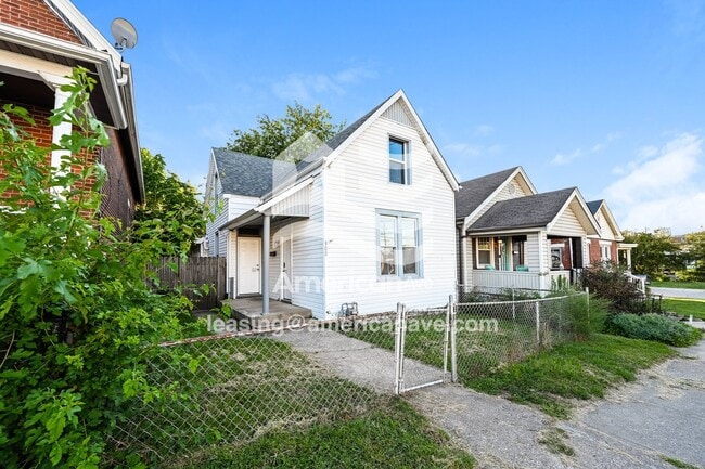 Photo - 908 Maple Ave